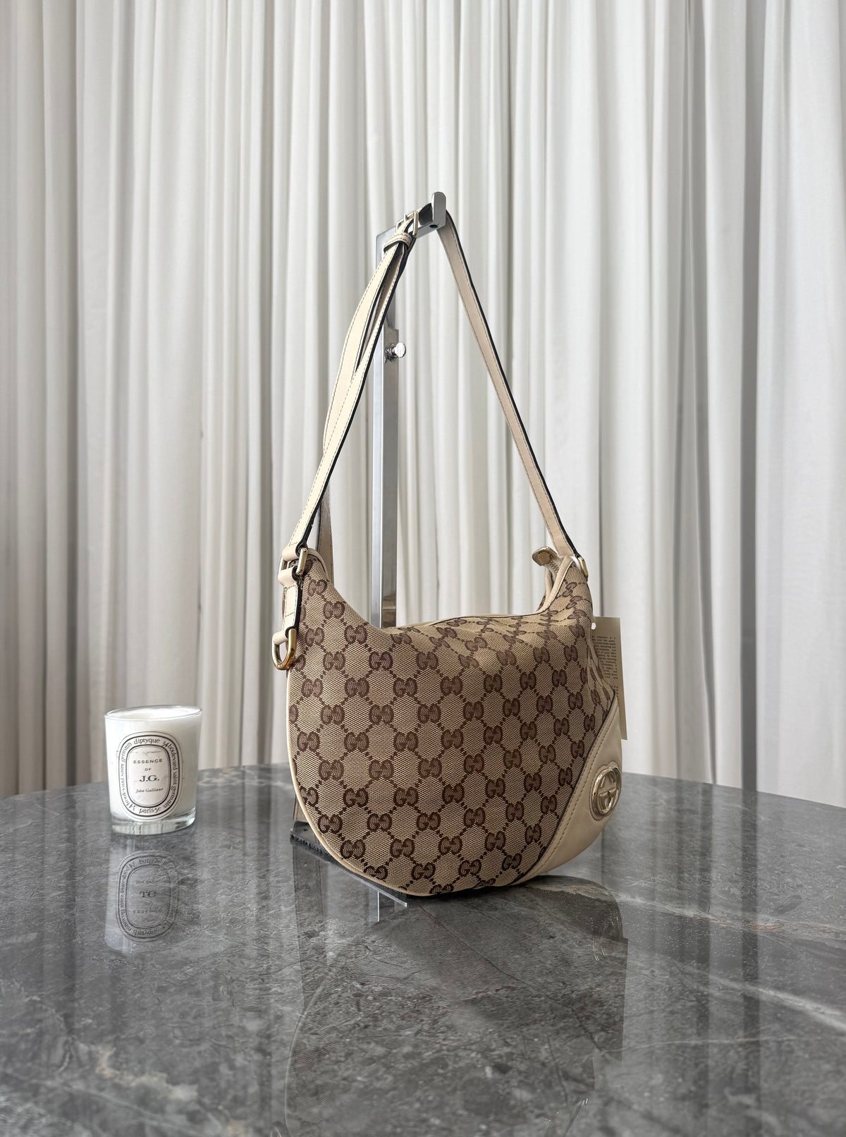 Gucci Sukey crossbody bag in GG canvas with gold hardware, photo 2