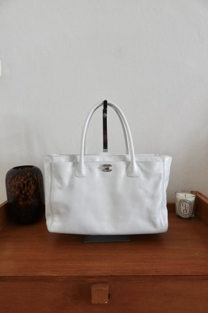 CHANEL EXECUTIVE TOTE BAG WHITE