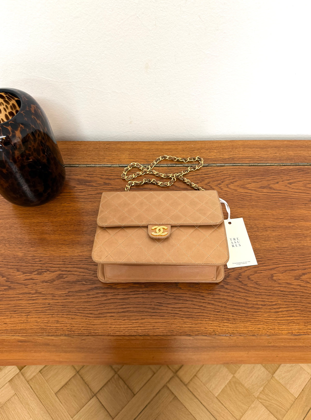 Chanel Matelassé shoulder bag in camel lambskin with gold chain, photo 10