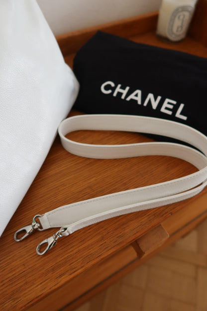 CHANEL EXECUTIVE TOTE BAG WHITE