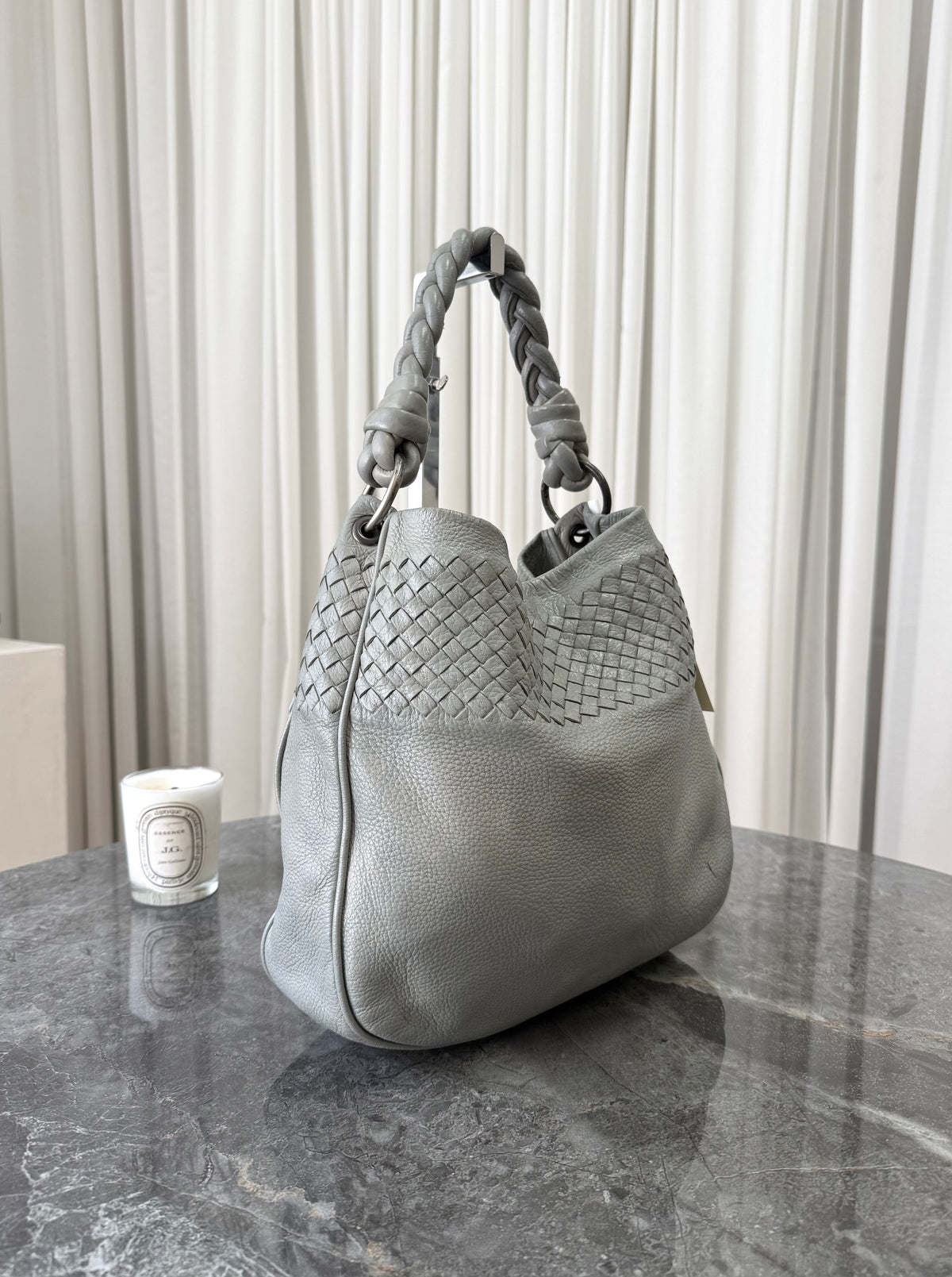 Bottega Veneta hobo bag in light grey Intrecciato leather, photo 2