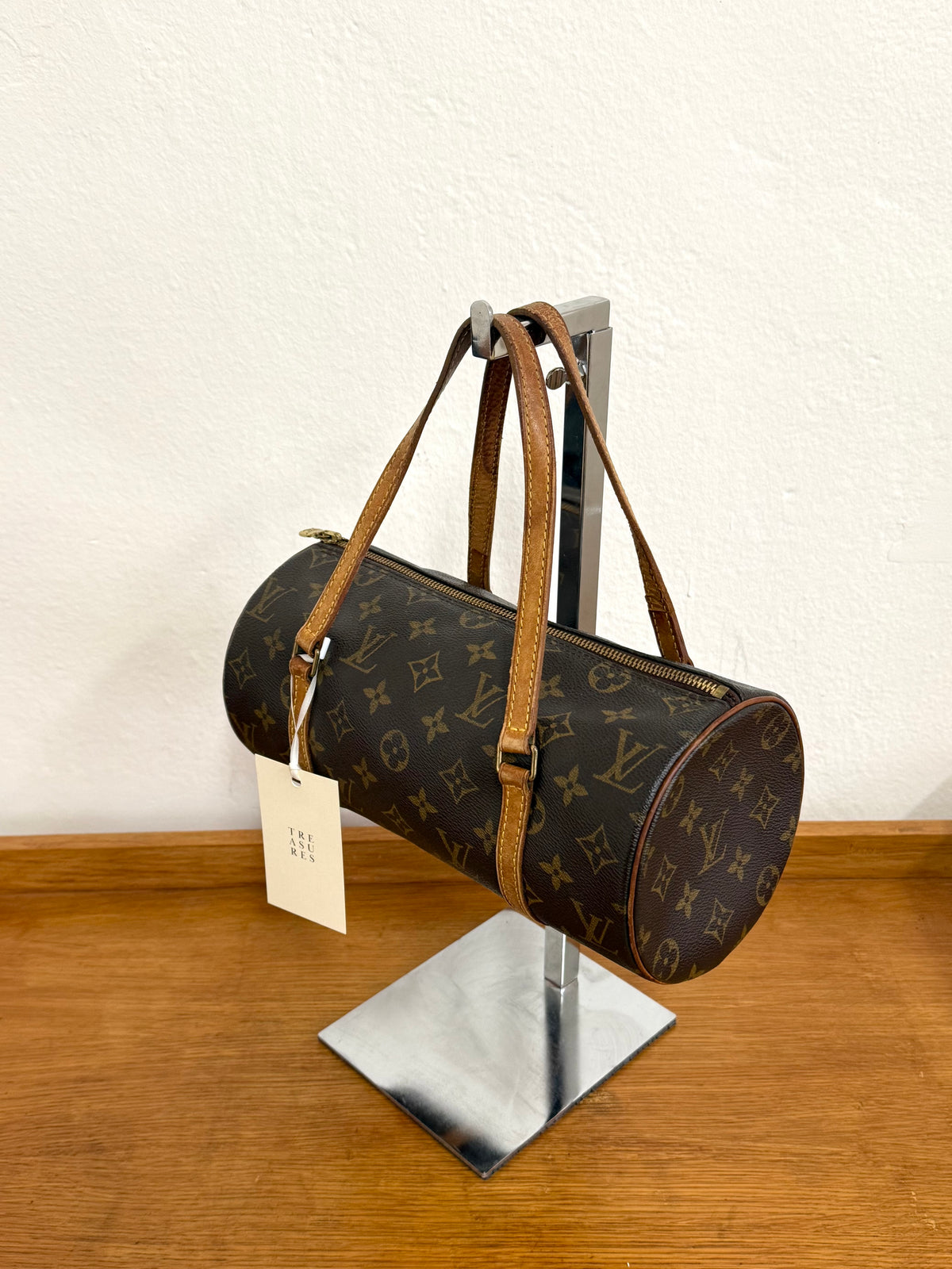 LV PAPILLON 26