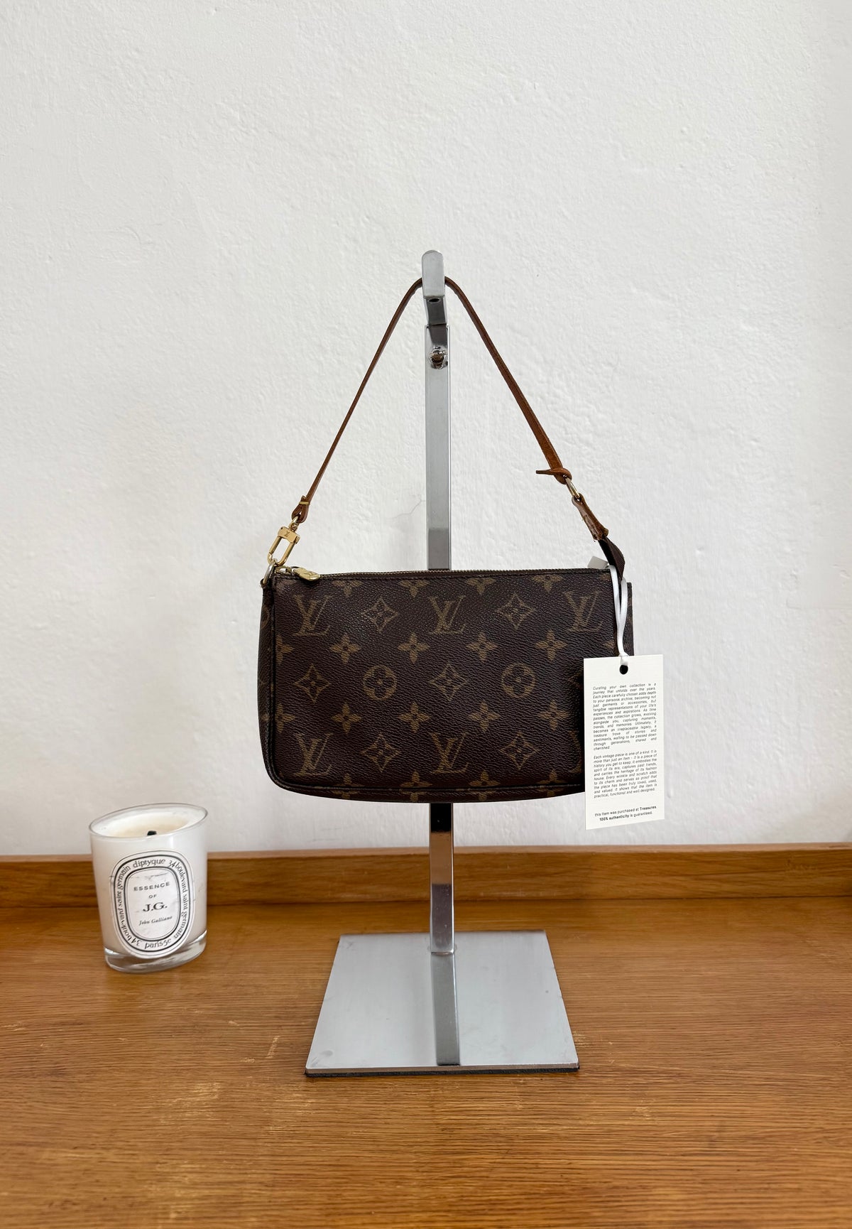 LV Pochette