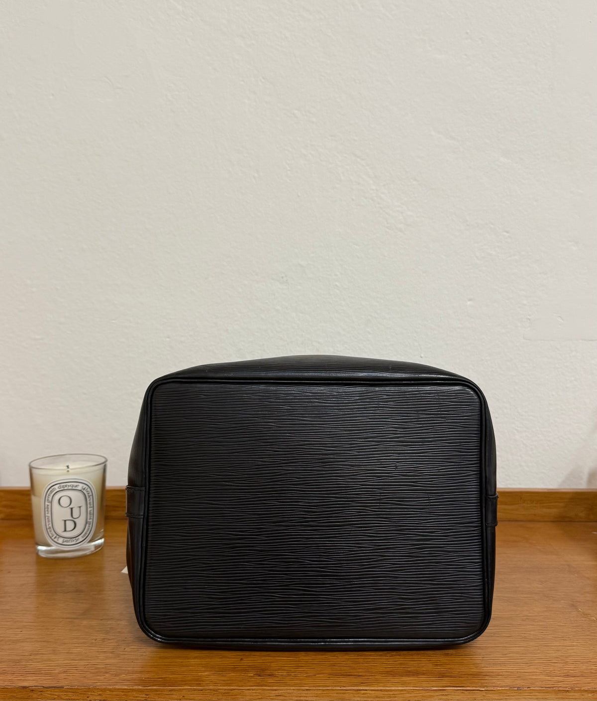 LV EPI PETIT NOÉ BLACK BUCKET BAG