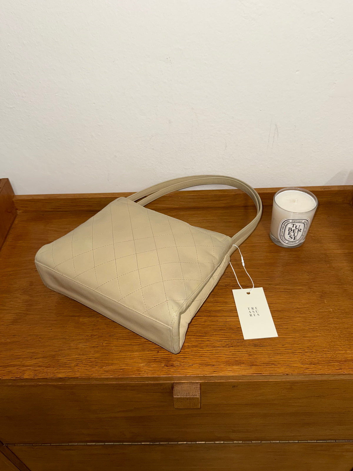 CHANEL KELLY SHOULDER BAG BEIGE TWIST LOCK 24K GOLD