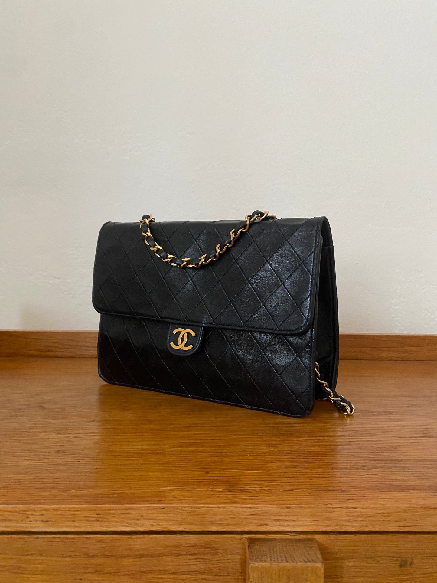 CHANEL CLASSIC SINGLE FLAP BAG