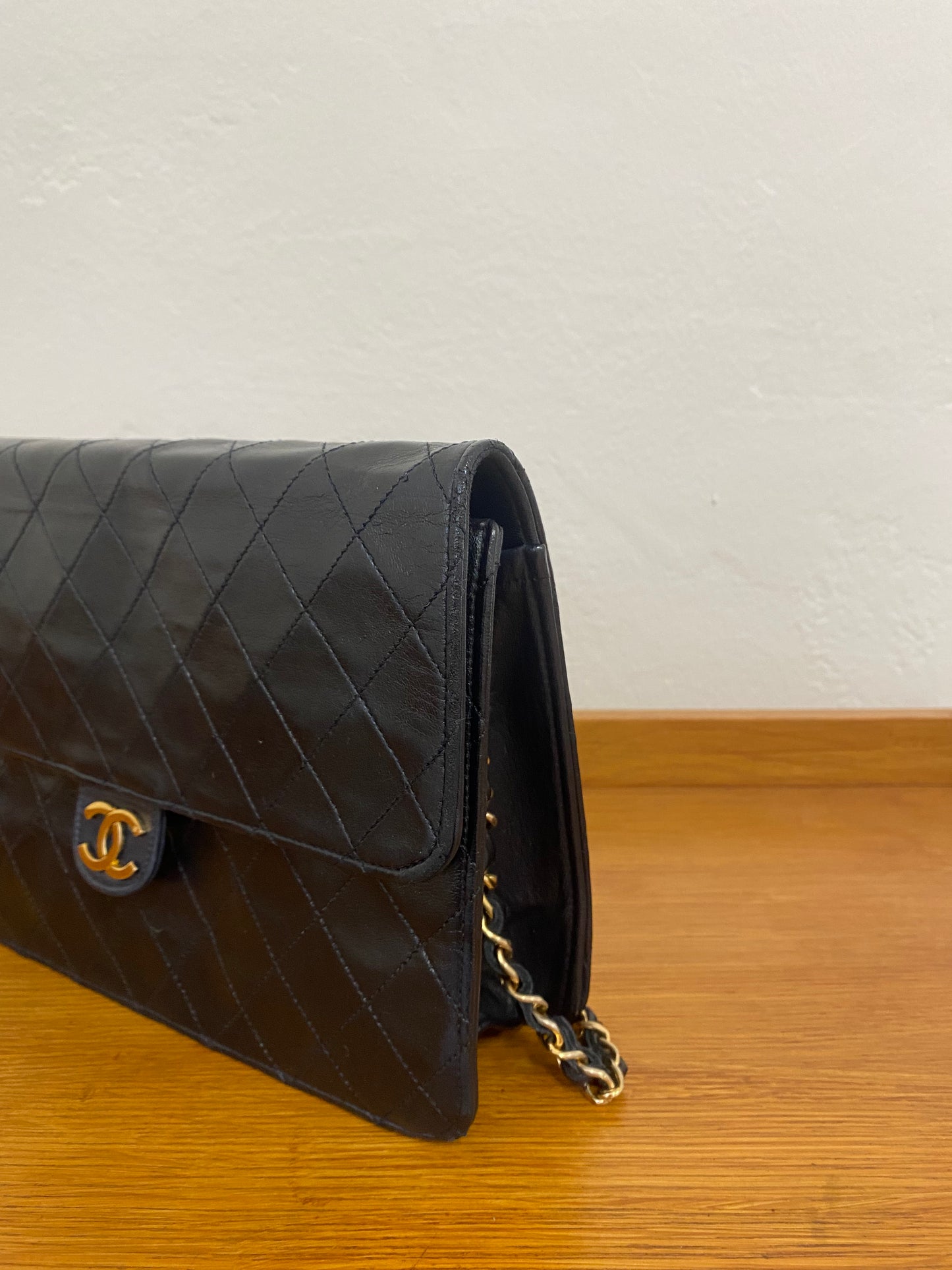 CHANEL CLASSIC SINGLE FLAP BAG